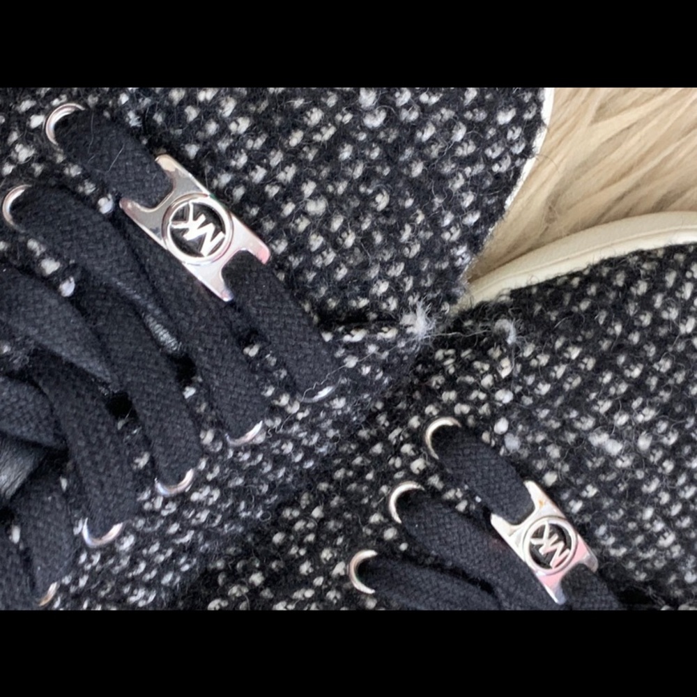 Women’s Michael Kors Shoes 9.5 - Picture 6 of 9
